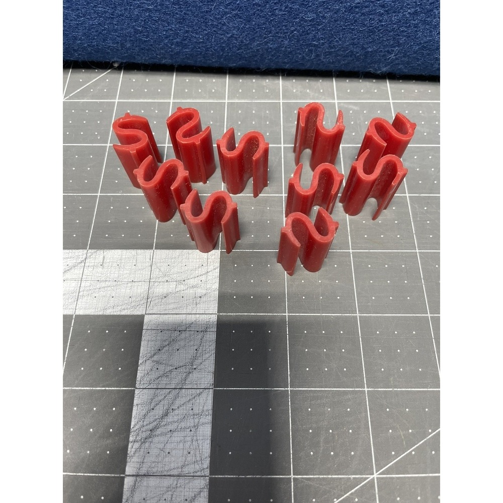 Race‎ to Riches Wheeling Dealing Board Game 10 Red Token Replacement Parts